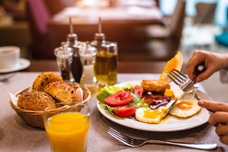 Free Hot Breakfast near Comfort Suites Glendale - State Farm Stadium Area Glendale Arizona 